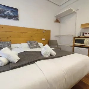 Urkia 2*, San Sebastián Spanien